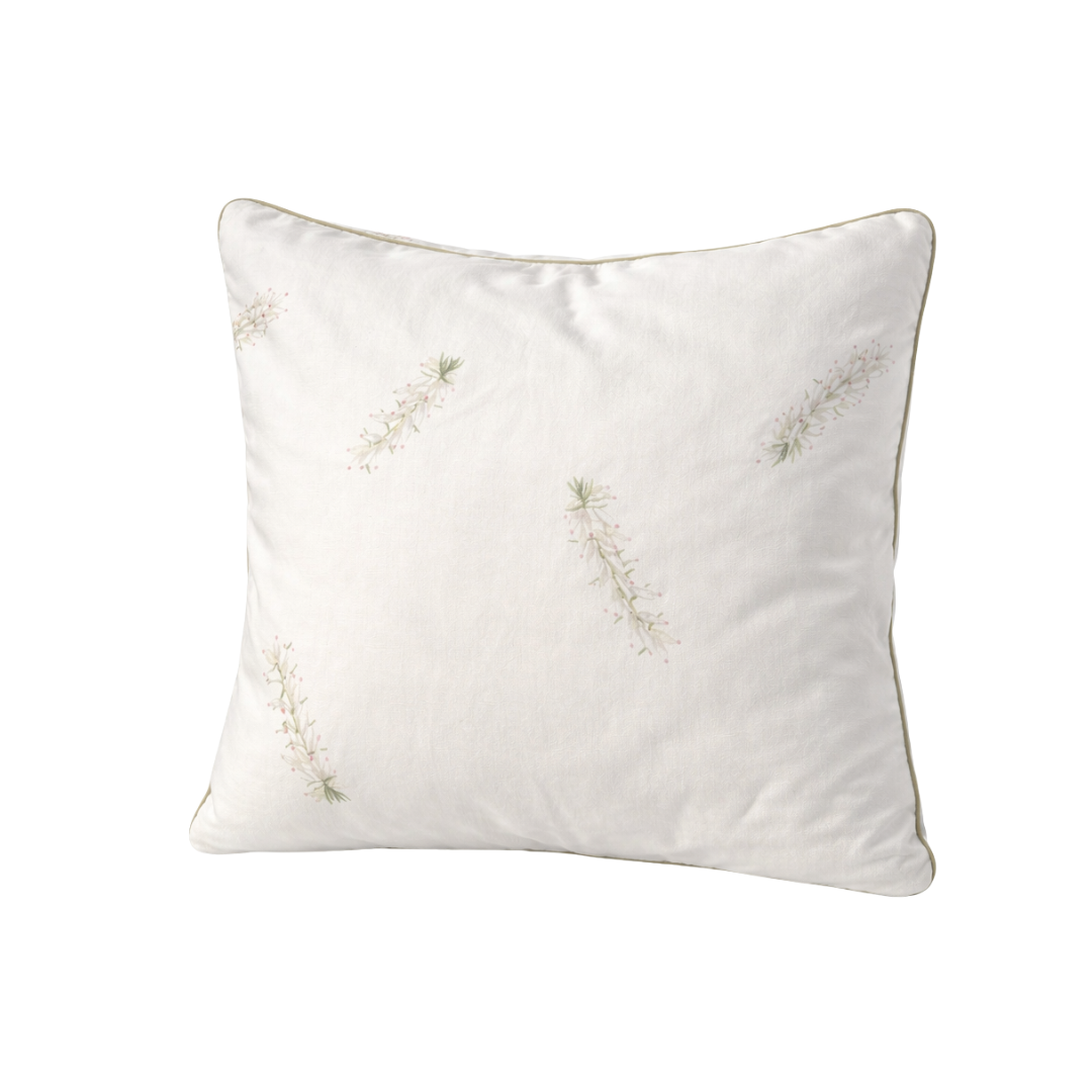Kissenbezug Erika 40x40 cm aus 100 % Mako-Satin mit floralem Naturdesign und Reißverschluss