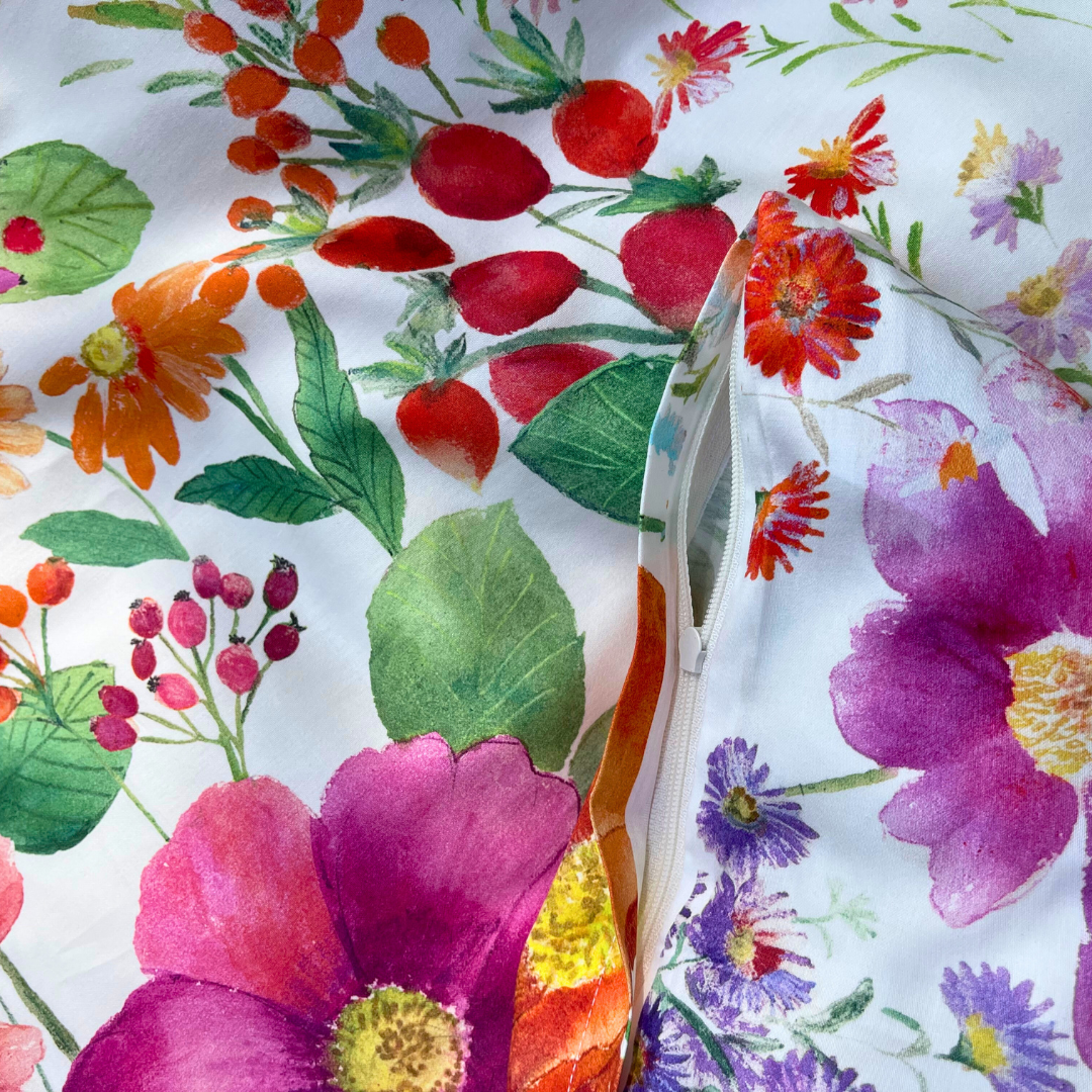 Kissenbezug 80x80 cm mit Reißverschluss der Mako-Satin Bettwäsche Sommerblume mit floralem Design
