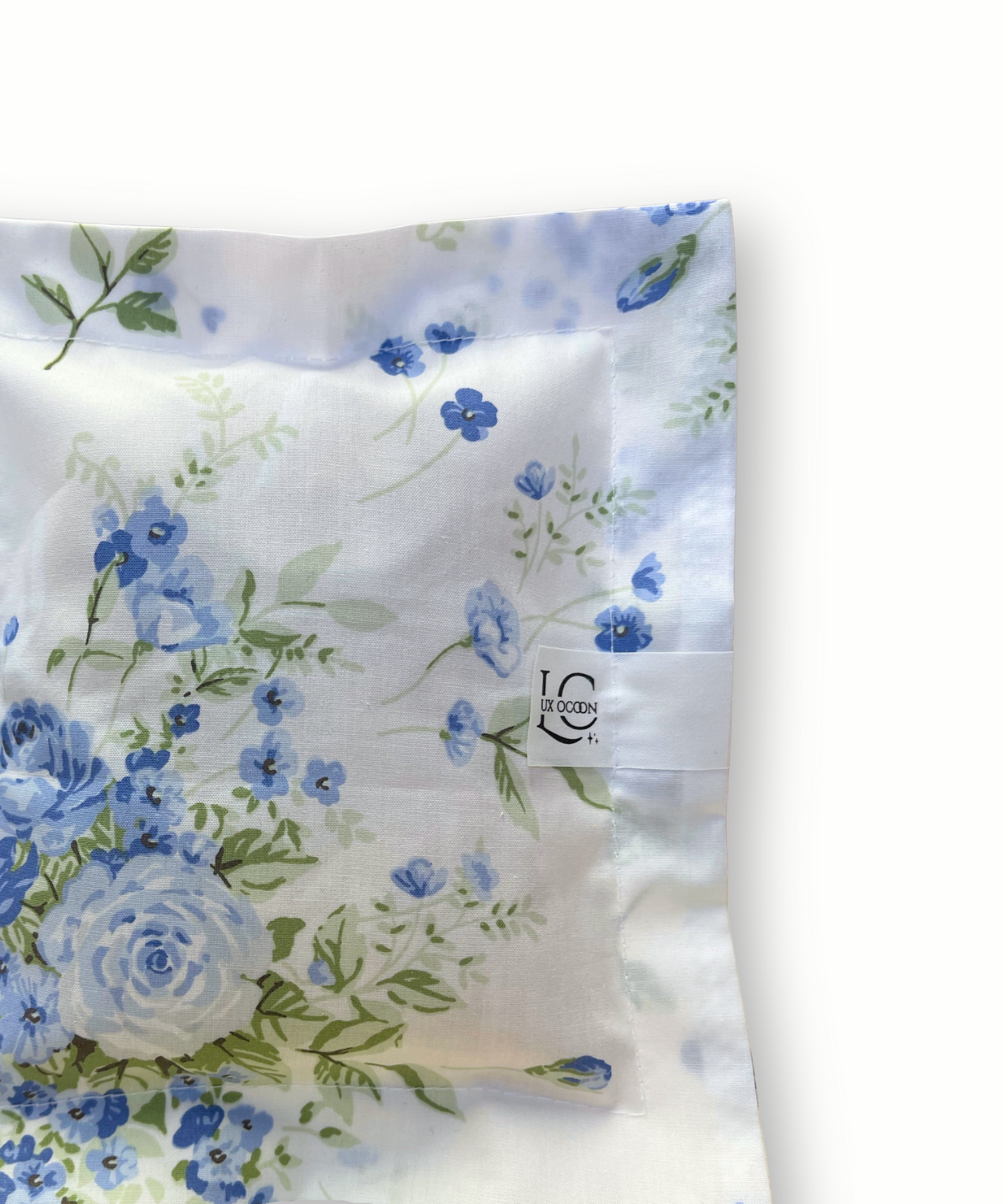 Detailaufnahme des Zirbenkissen in der Blau/Weiß