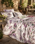 Bettwäsche in Deutschland produziert – luxuriöses Design Belagio von Lux Cocoon mit floralen Hortensien, italienischem Landhaus-Flair und edlem Mako-Satin-Glanz