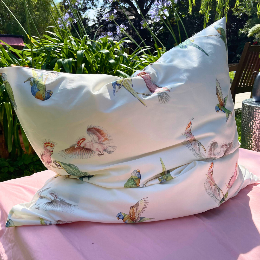 Kissenbezug Exotische Vögel kombiniert mit LuxCocoon Bettwäsche aus Mako-Satin