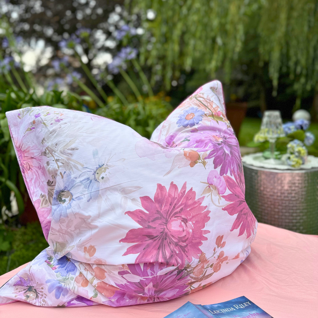 Großer Kissenbezug Fleur Rosée 80x80 cm aus Mako-Satin mit elegantem floralem Design