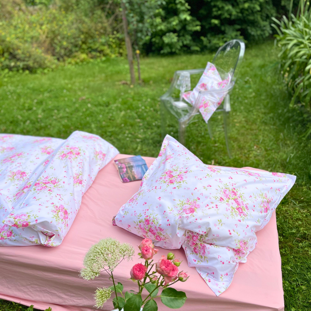 Kissenbezug Rosalyn passend zur LuxCocoon Bettwäsche – harmonisches Set aus floralem Mako-Satin