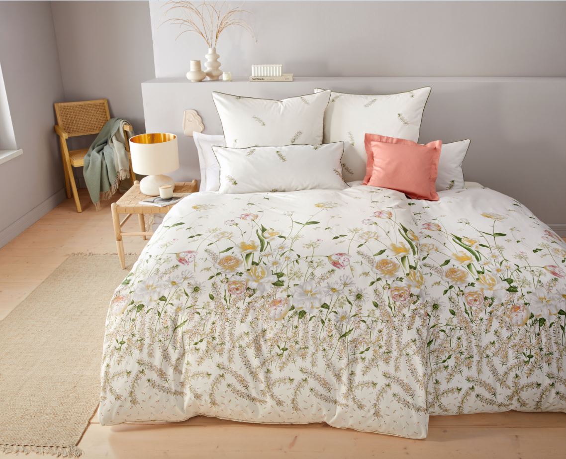 LuxCocoon Mako Satin Bettwäsche Erika 4-teilig in warmem Beige – luxuriös &amp; zeitlos.