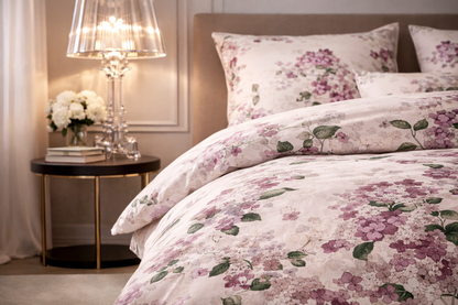 Mako Satin Kissenbezug Bellagio als stilvolle Ergänzung zur Bettwäsche – florales Design für elegante Schlafräume