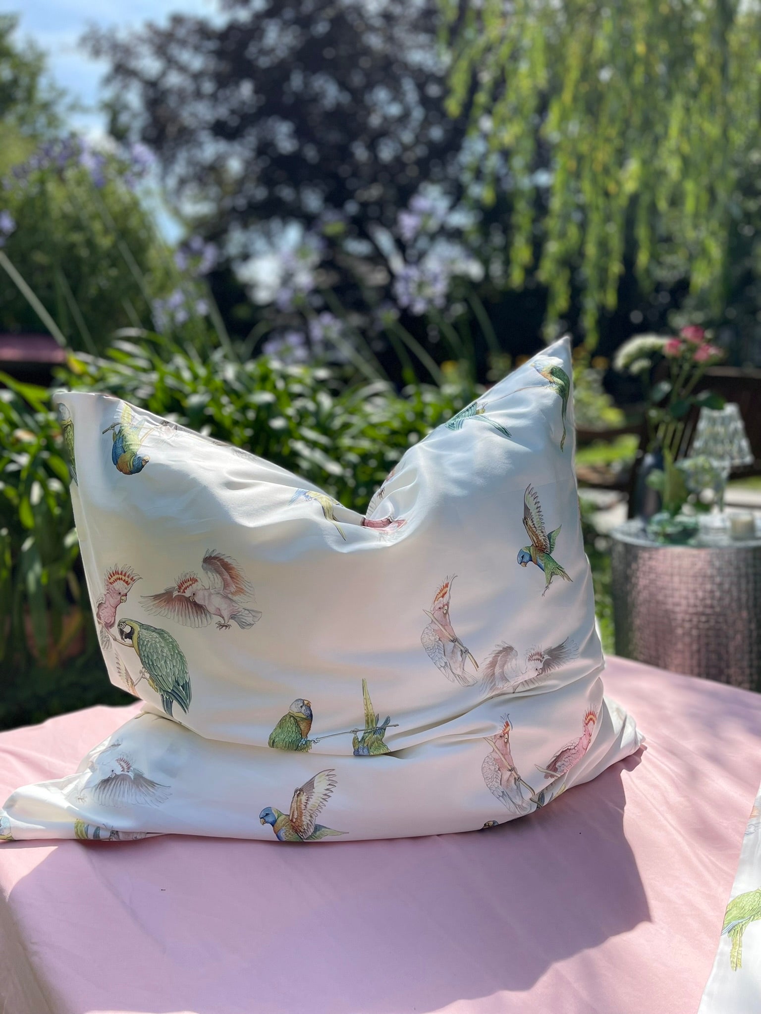 Kantendetail der LuxCocoon Bettwäsche Exotische Vögel – fein verarbeitet.